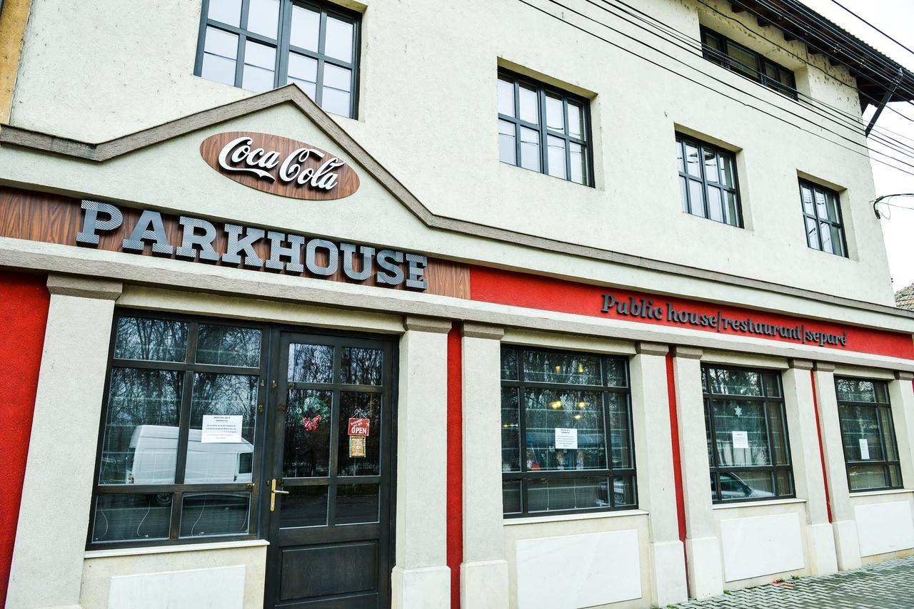 Park House Hotel Dej Exterior photo